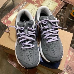 NWT ASICS GEL-7 SIZE 8